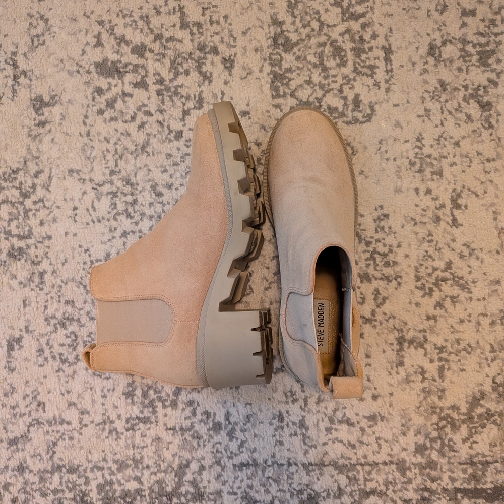 Steve Madden Beige Chelsea Boots